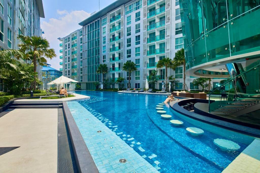 Center By Tech * Pattaya